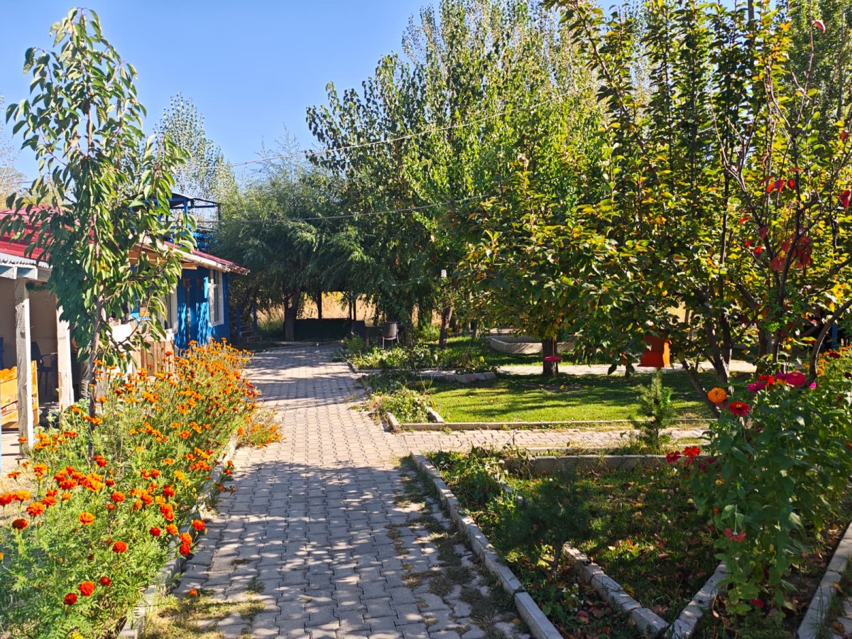 KEMAH ALABALIK RESTAURANTVE AİLE ÇAY BAHÇESİ